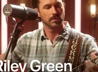 Riley Green – Jesus Saves