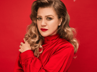 Kelly Clarkson – You For Christmas